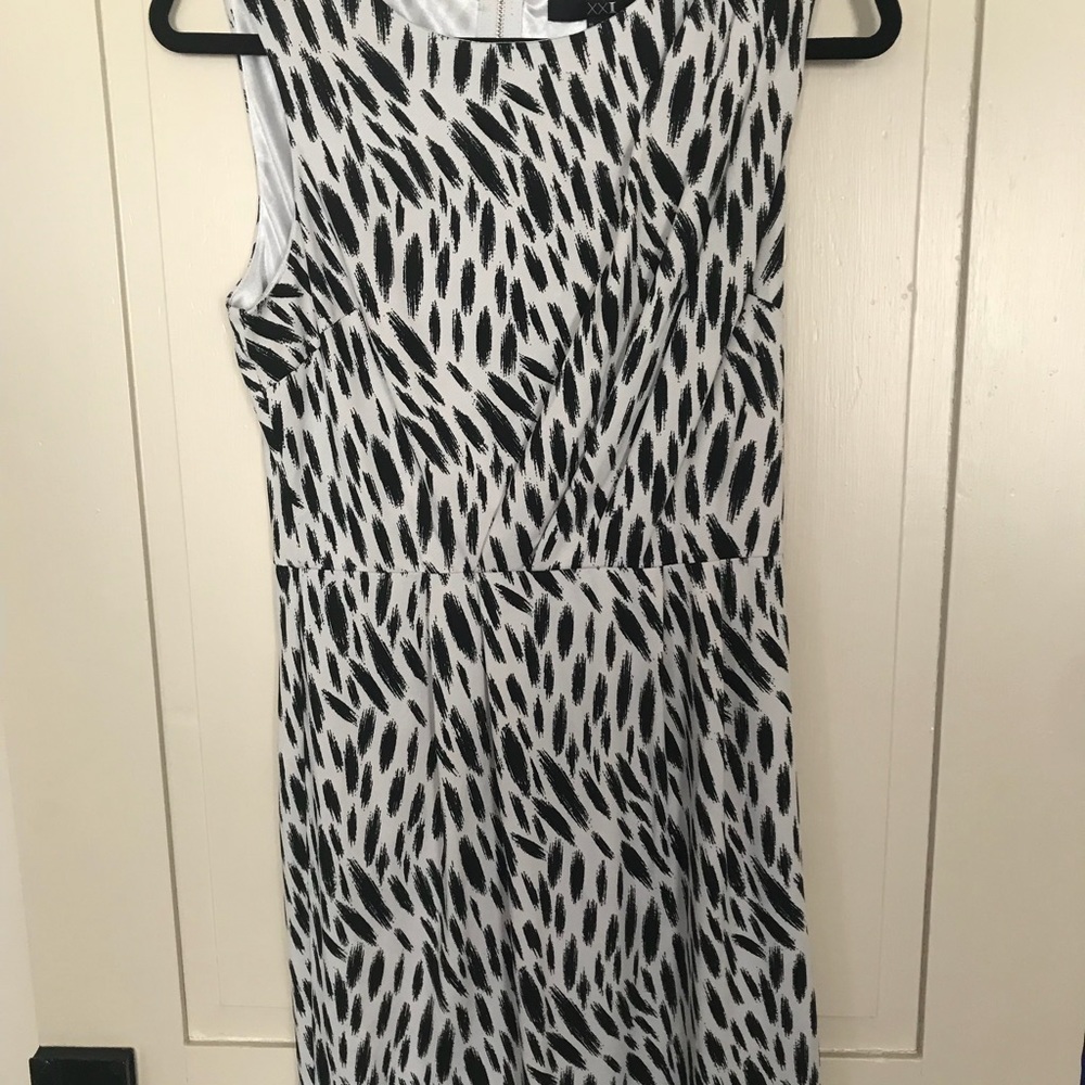 Forever 21 Black and White Mini Dress